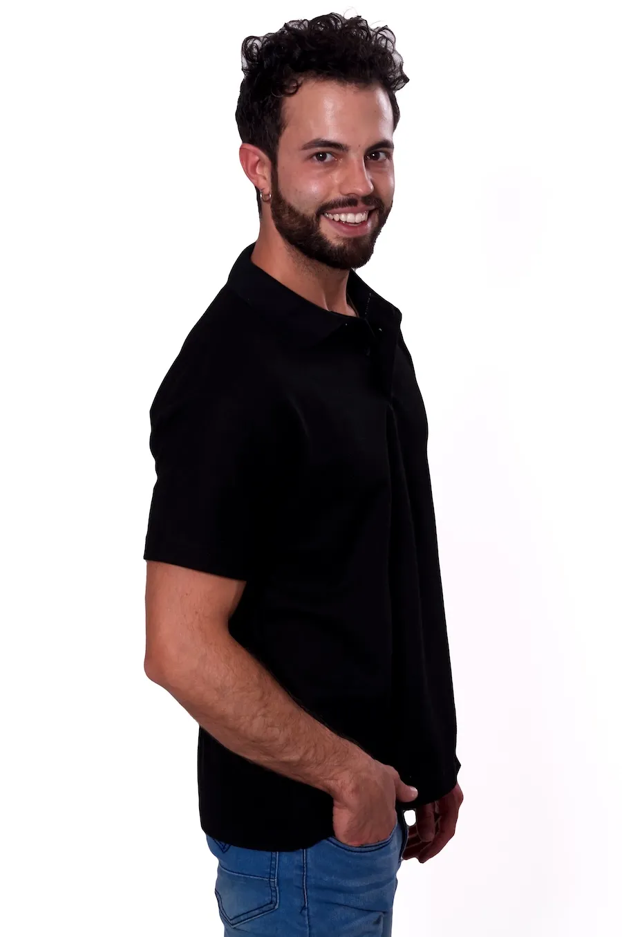 Playera tipo polo para caballero color negro, 100% algodón, vista lateral